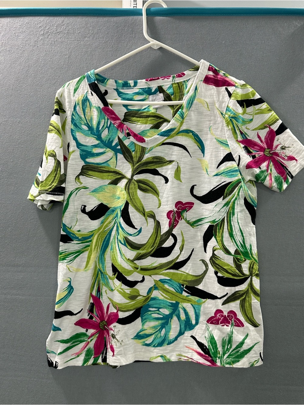 Chico's White V-Neck Short Sleeve Tee with Green, Teal & Pink Floral Print